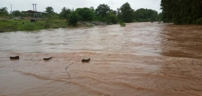 बस्तर में फिर हो रही झमाझम बारिश, बीजापुर का तेलंगाना और महाराष्ट्र से टूटा संपर्क… सुकमा में मलगेर नदी उफान पर