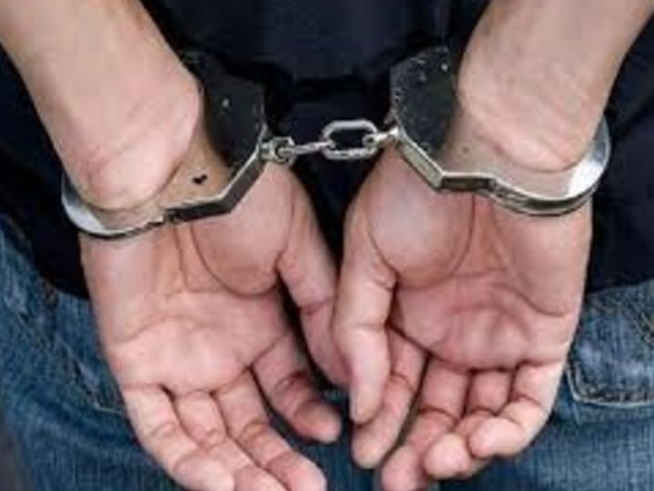 सरकारी अधिकारी होने का दावा करके कई लोगों को ठगने के आरोप में निगड़ी में एक 23 वर्षीय महिला को खांडेश्वर पुलिस ने किया गिरफ्तार