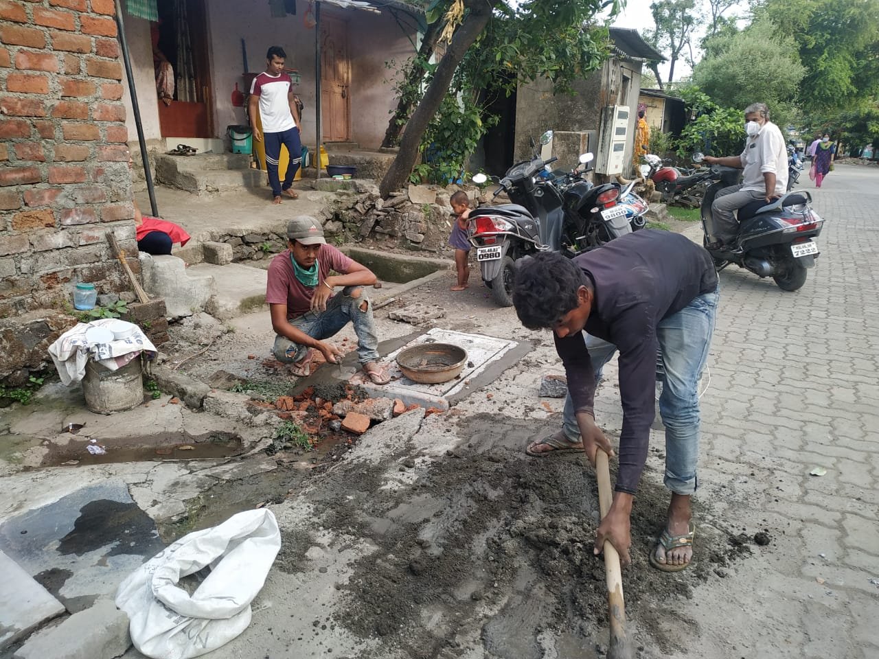 मा. उपमहापौर विक्रांत पाटील यांनी अशोक बाग मधील ड्रेनेज चा विषय सोडवून नागरिकांना दिला दिलासा.