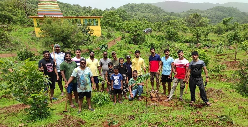 फ्रेंड्स ऑफ नेचर (FON)(सर्पमित्र, निसर्ग संवर्धन संस्था चिरनेर-उरण)तर्फे वृक्षारोपण.