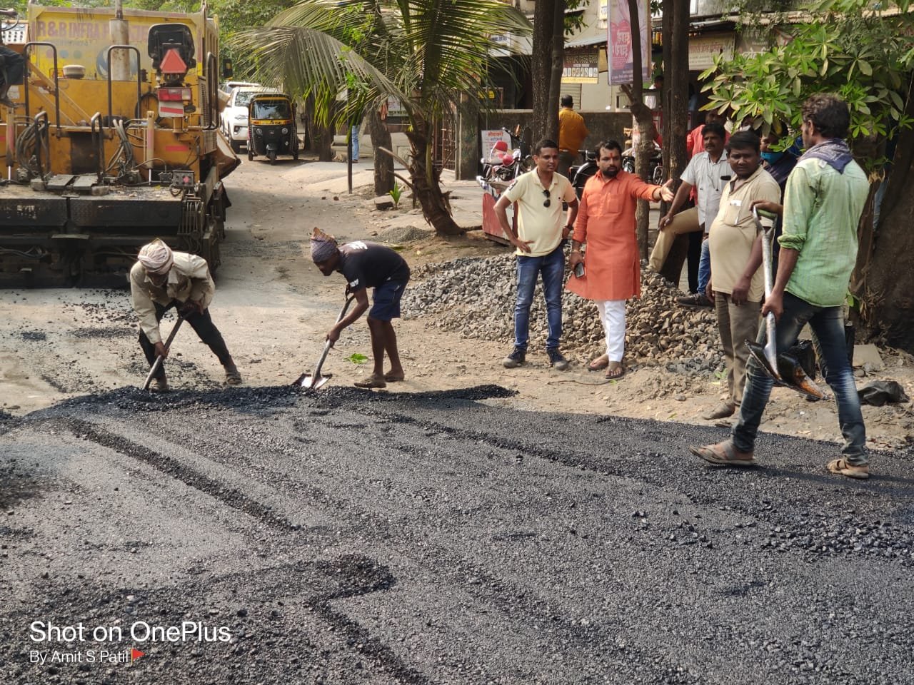 *मा.उपमहापौर विक्रांत पाटील यांच्या यशस्वी पाठपुराव्याने नवीन कोर्ट समोरील रस्त्याला डांबरी स्लोप देण्याचे काम पूर्ण.*