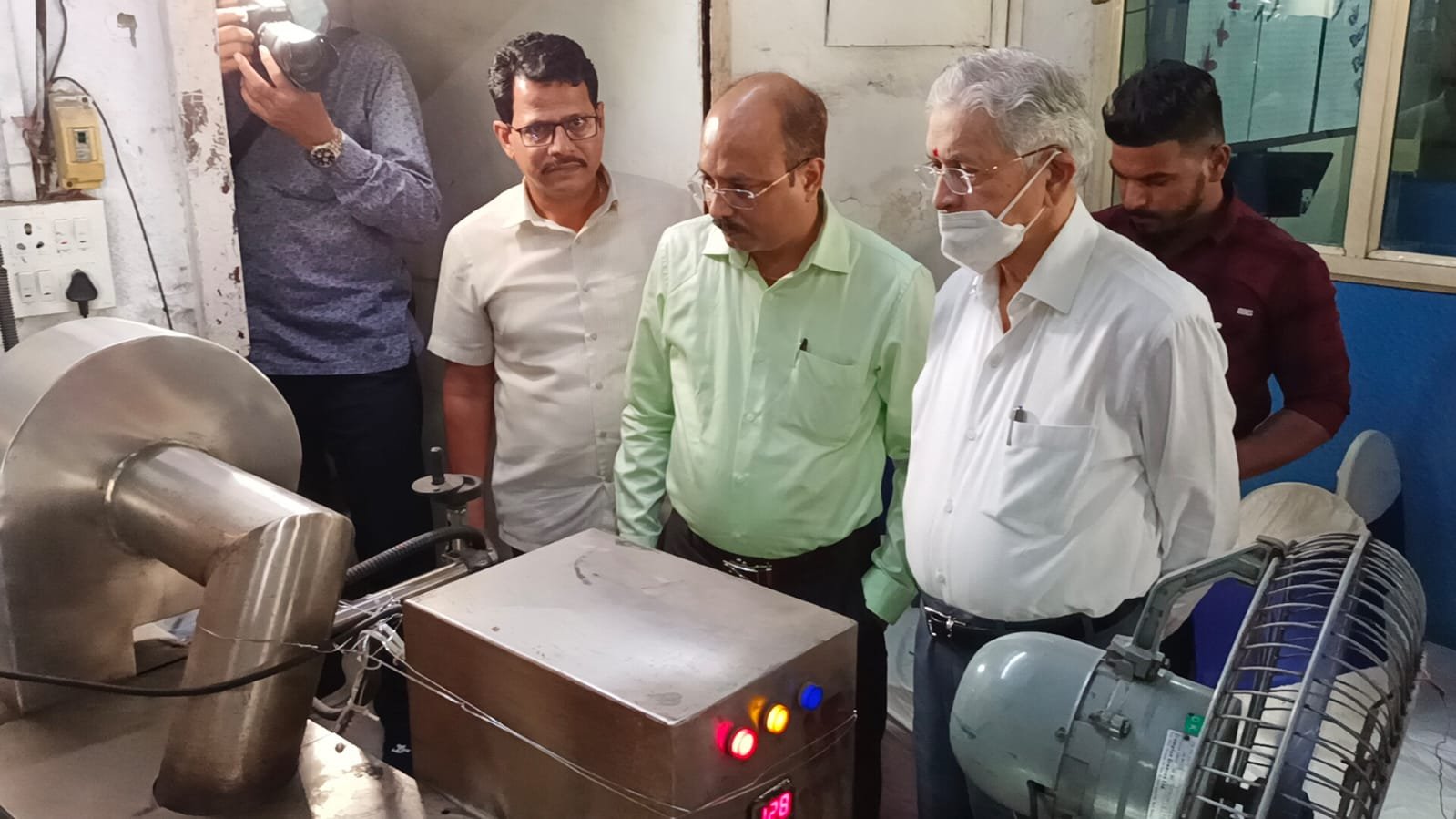 उद्योगमंत्री सुभाष देसाई यांनी दिली पनवेल येथील हायरिच उद्योग समुहाला भेट
